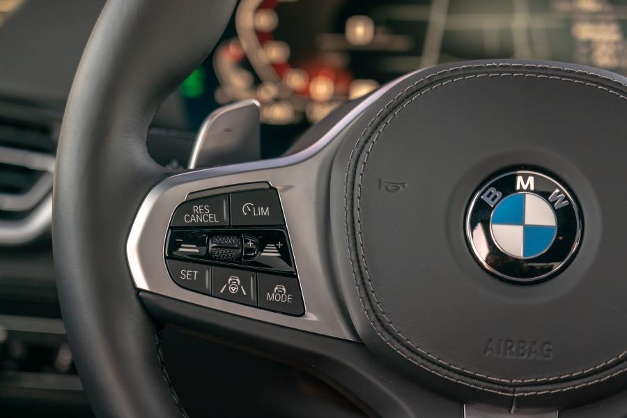 Детали интерьера BMW X6 M50i 2019 года  (NA) (фото 8 из 29)